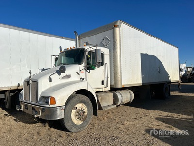2003 Kenworth T300 4x2 شاحنة فان (Inoperable)