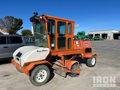 2018 Broce RCT-350 Self-Propelled Broom