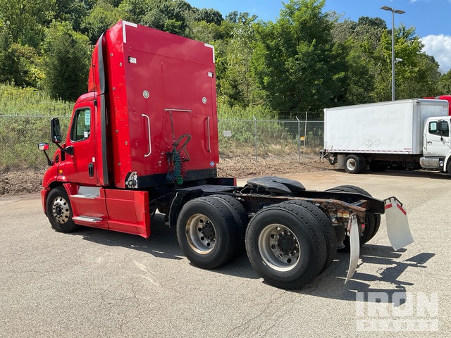 CAMIóN 2017 FREIGHTLINER