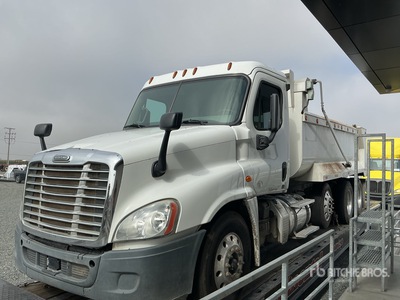 2018 Freightliner Cascadia 125 Tri/A Dump Truck