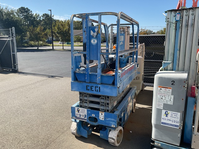 2001 Genie GS-1930 Scissor Lift (Inoperable)