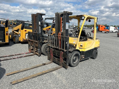 2013 Hyster H70FTS 6100 lb Pneumatic Tire Forklift