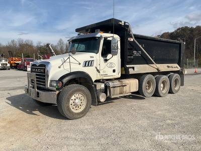 2018 Mack GU713 8x4 Tri/A Camión dumper