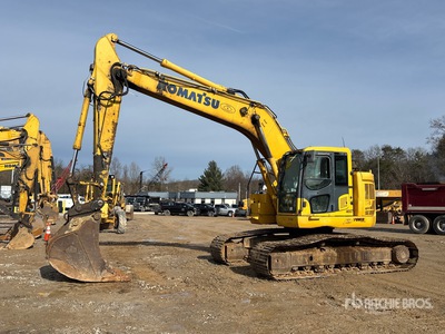 2015 Komatsu PC228USLC-10 Excavatrice sur chenilles