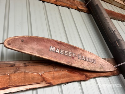 Massey-Harris Wooden Sign Antiquités