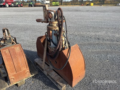 Quantity of (2) Clamshell Grapple