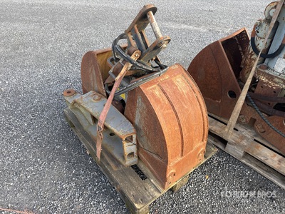 Quantity of (2) Kobra Clamshell Grapple