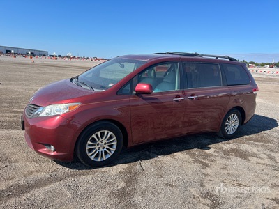 2011 Toyota Sienna Minicamioneta