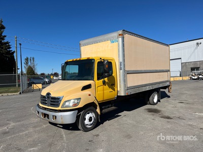 2007 Hino 185 4x2 Furgoneta caja cerrada
