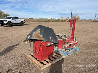 Tire Changer and Tire Balancer を見 Tires