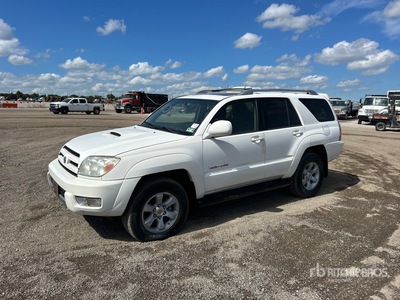2003 Toyota 4 Runner SR5 4WD  سيارة رياضية متعددة الاستخدامات