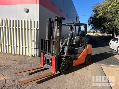2014 (unverified) Toyota 8FGU30 5620 lb Pneumatic Tire Forklift