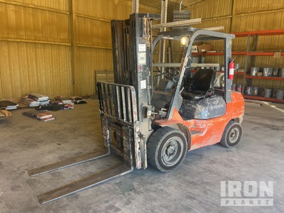 2003 Toyota 7FGU30 6000 lb Cushion Tire Forklift