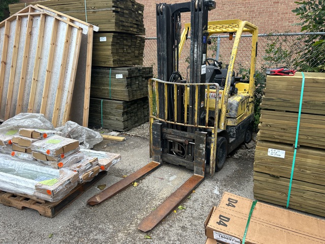 2005 Hyster 560FT 5700 lb Cushion Tire Forklift