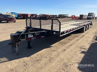 2010 FalCan 34 ft Tri/A Equipment Trailer
