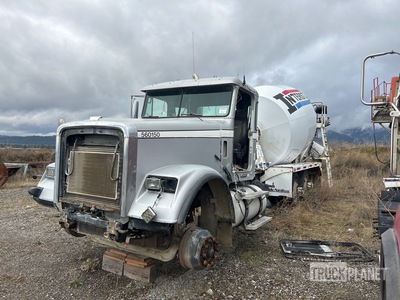 2005 Freightliner FLD 120 6x4 Mixer Truck