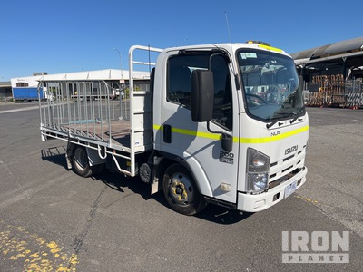 2010 Isuzu NLR 4x2 Camion à Plateau