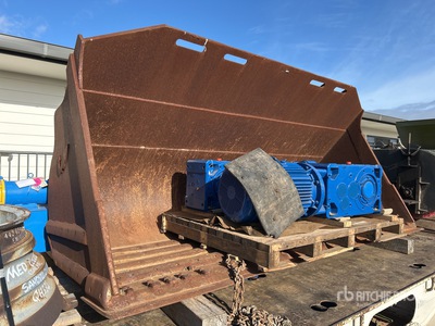 SBA Wheel Loader Bucket - Fits Volvo L250G