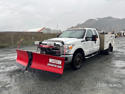 2011 Ford F-350 XLT 4x4 Extended Cab شاحنة كشط الثلج