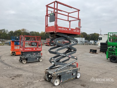 2017 Skyjack SJlll-3219 Electric Scissor Lift