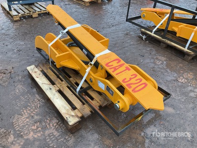 2025 Handy HET320 84 in Hydraulic Excavator Thumb - Fits Cat 320 (Unused)