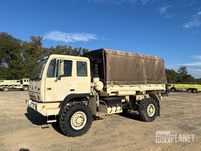 2001 Stewart & Stevenson M1078A1 LMTV 4x4 Cargo Truck