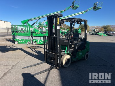 2016 Yale GTP050LX 4750 lb 4x2 Carretillas todoterreno