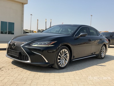 2019 Lexus ES350 سيارة