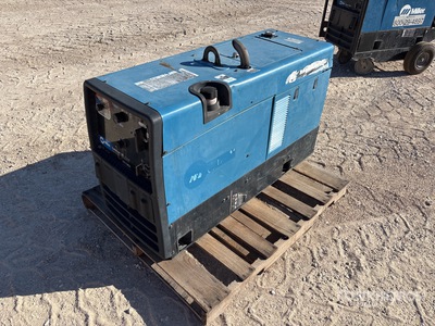 Miller Trailblazer 302 Skid-Mounted Multi-Process Motorbetriebenes Schweißgerät