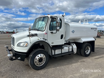 2014 Freightliner M2 106 2000 gal 4x2 Camion cisterna de agua
