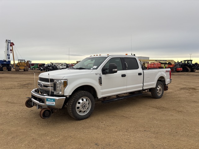 2019 Ford F-350 XL XLT 4x4 Crew Cab Hi-Rail Pickup 2019 Ford F-350 XL XLT 4x4 Crew Cab Hi-Rail Pickup