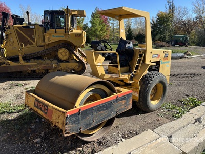 2000 Hypac C830B Smooth Drum Compactor