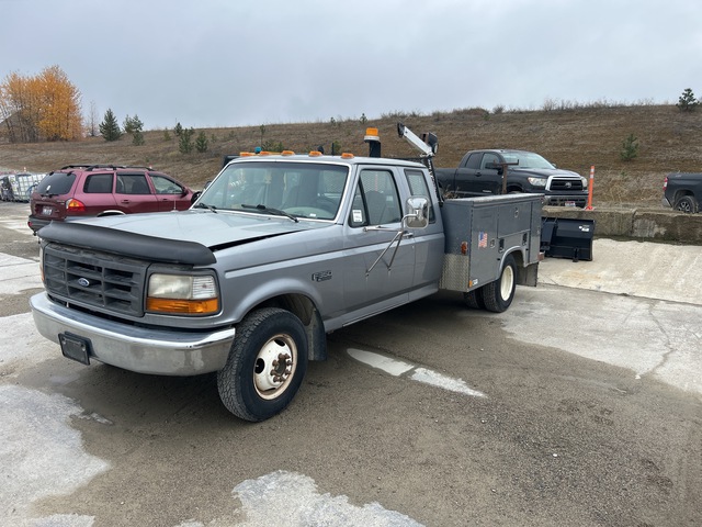 1997 Ford F-350 XL 4x2 Extended Cab Service Truck