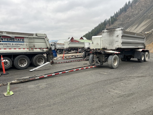 2010 Reliance Transfer Tri/A Turntable Transfer Trailer 2010 Reliance Transfer Tri/A Turntable Transfer Trailer