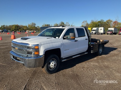 2019 Chevrolet Silverado 3500HD 4x4 Crew Cab Flatbed Truck
