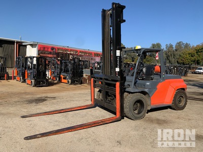 Toyota 8FG80U 15400 lb Pneumatic Tire Forklift