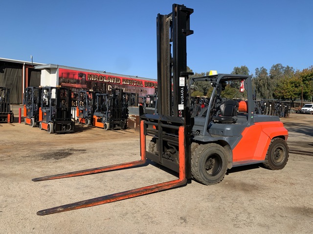 2018 Toyota 8FG80U 15400 lb Pneumatic Tire Forklift