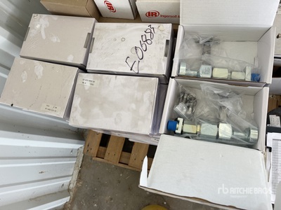 Quantity of (24) AXIS AXSLB-LM4F-CA-1D Specialized Carbon Steel Connector