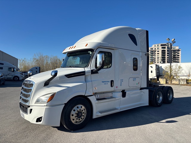 2020 Freightliner Cascadia 6x4 T/A Sleeper Truck Tractor 2020 Freightliner Cascadia 6x4 T/A Sleeper Truck Tractor