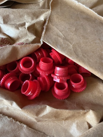 Lot of (500) HD Machine Plug