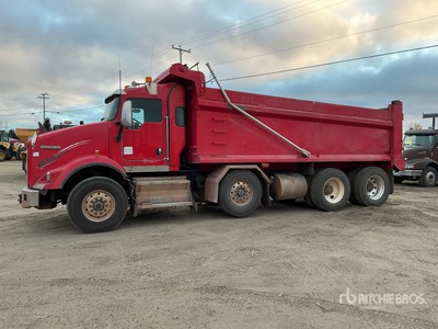 2011 Kenworth T800 8x4 Twin-Steer Camion à benne tandem