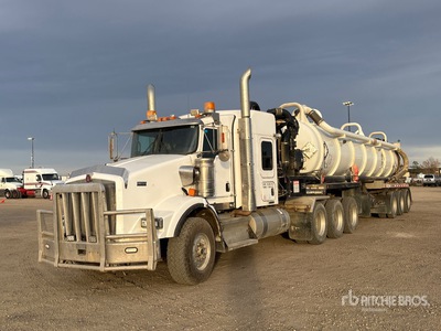 2013 Kenworth T800 8x6 Camion-citerne à vide
