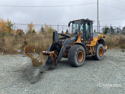 2013 John Deere 624K Pala gommata