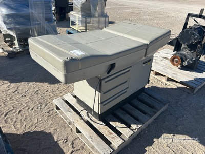 Midmark 404 Electric Medical Exam Table Divers