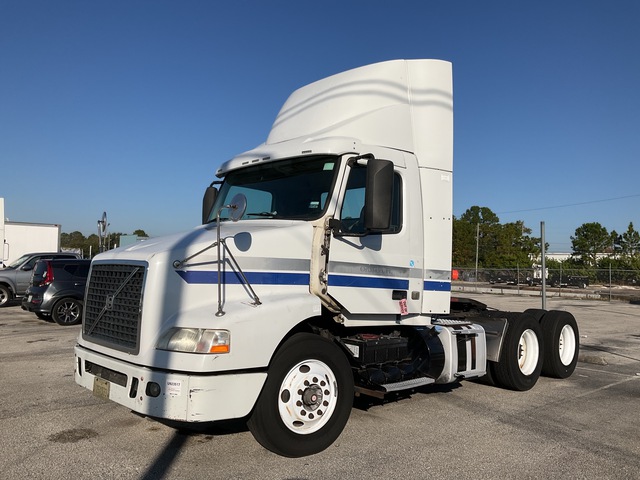 2013 Volvo VNR64T 6x4 T/A Day Cab Truck Tractor 2013 Volvo VNR64T 6x4 T/A Day Cab Truck Tractor