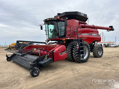 2014 Case IH 8230 حصادة مجمعة