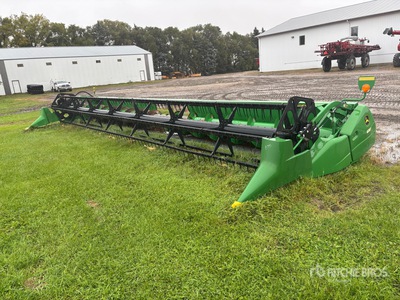 2011 John Deere 635F Combine Header