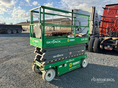 2015 Skyjack SJIII4632 Schaarlift (Inoperable)
