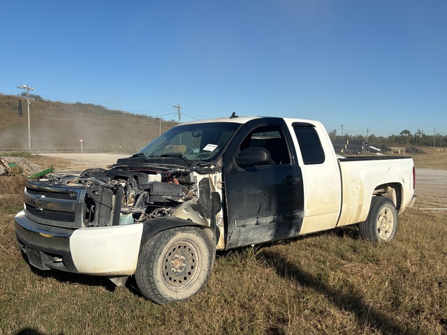2008 Chevrolet 1500 LT 4x2 Extended Cab Pickup (Inoperable) 2008 Chevrolet 1500 LT 4x2 Extended Cab Pickup (Inoperable)
