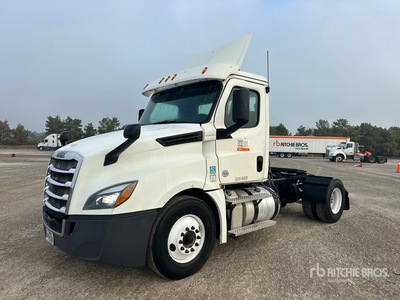 2020 Freightliner Cascadia 126 4x2 S/A Day Cab Truck Tractor
